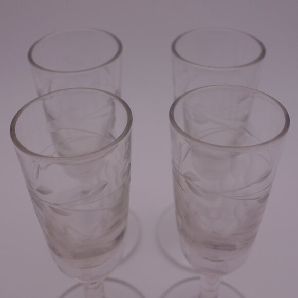 Set of Four(4) Grapevine Pattern Small Delicate Glasses - Picture 3 of 16